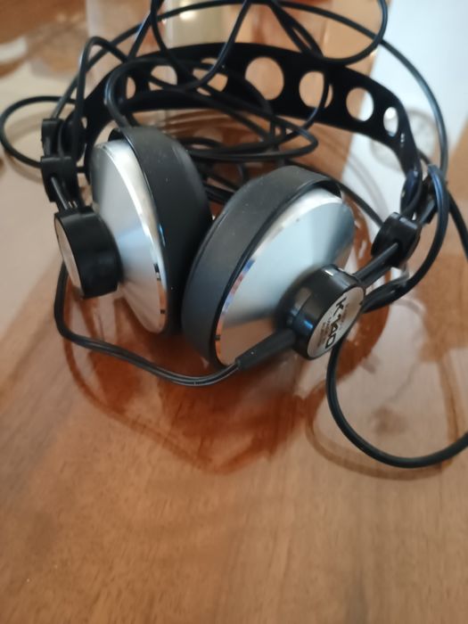 Słuchawki AKG K140 Cardan