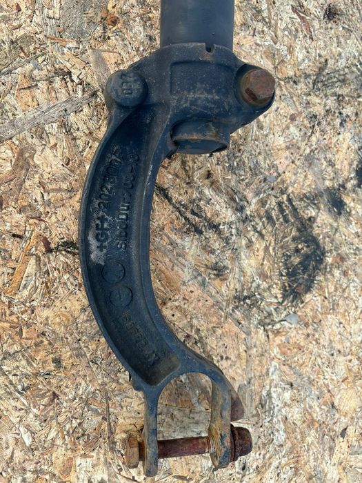 Audi A4 B8 A5 8T amortyzator przedni lewy - 16423