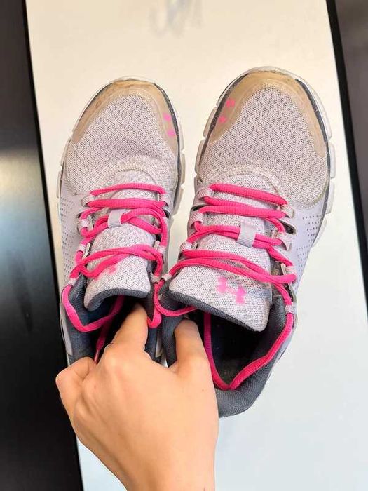 buty sportowe sneakersy do biegania na siłownie damski 38 under armour