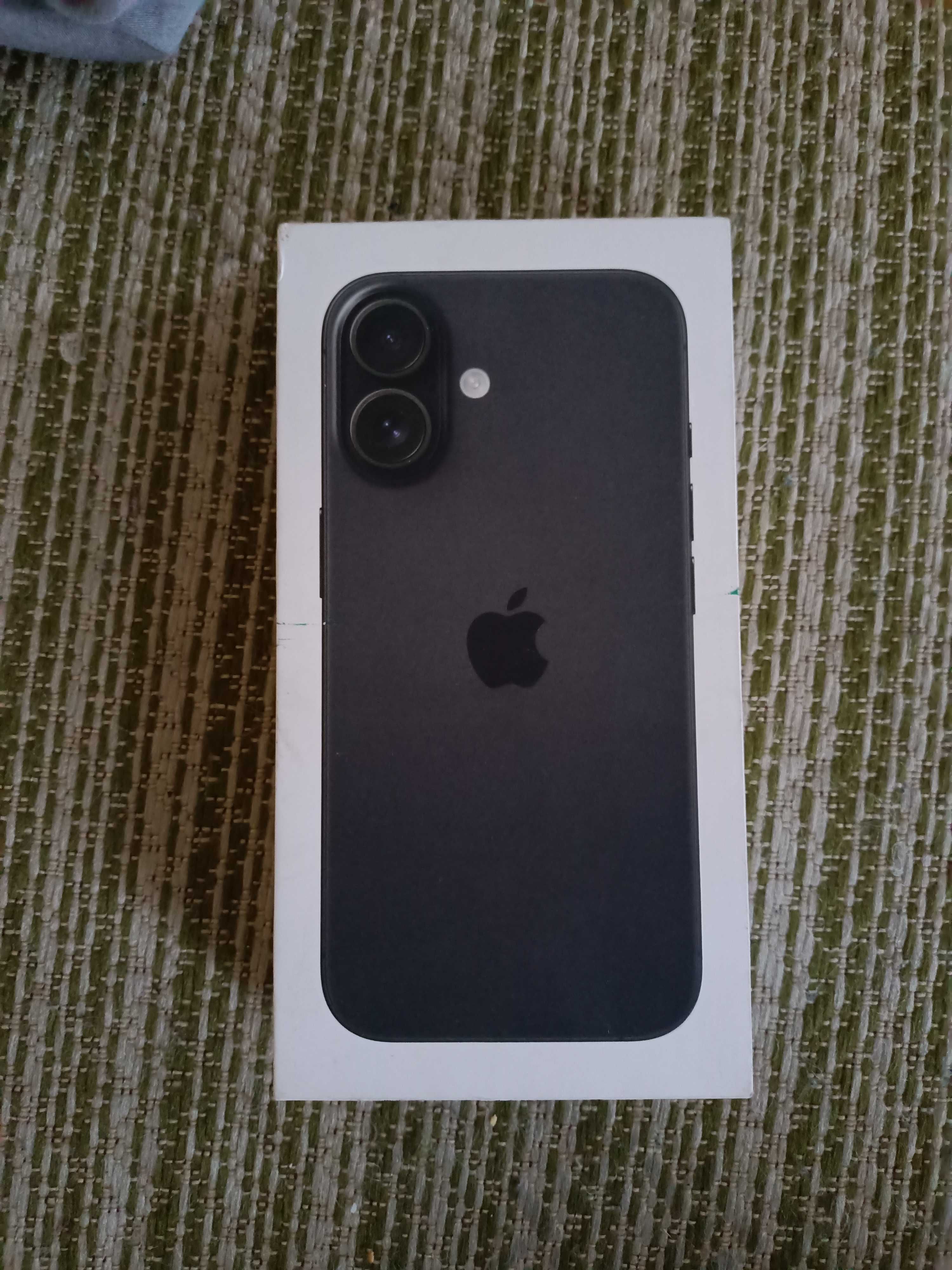 iPhone 16 black 256gb