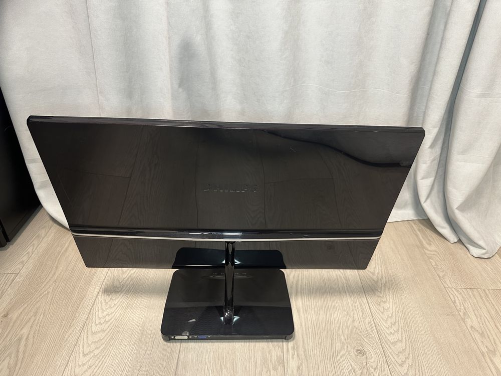 Монитор 23" Philips Brilliance 239C4QHSB