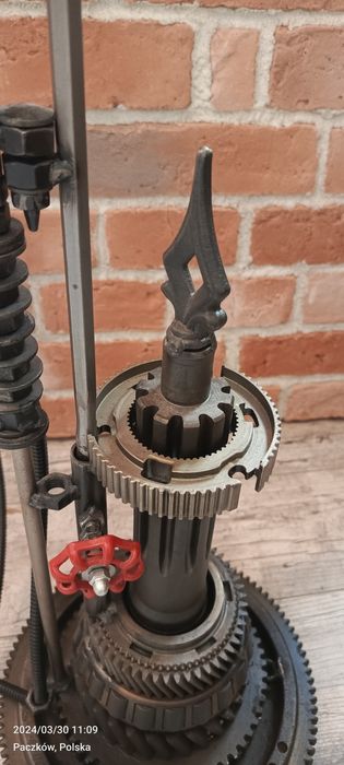 Lampa stojąca metalowa industrial