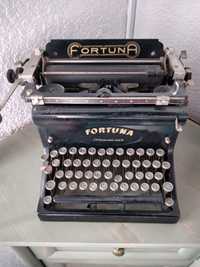 Maszyna do pisania Fortuna z rosyjską trzcionką, stara