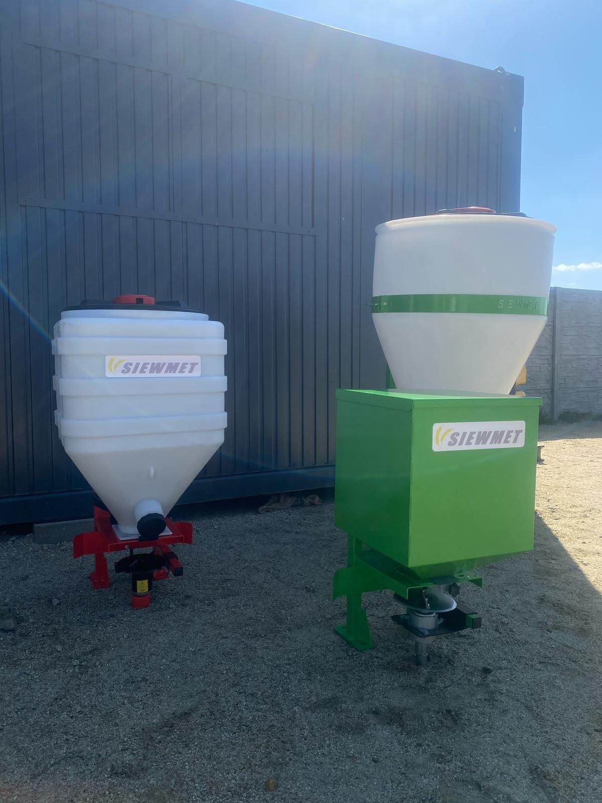Siewnik Poplonu Siewmet 60L Producent