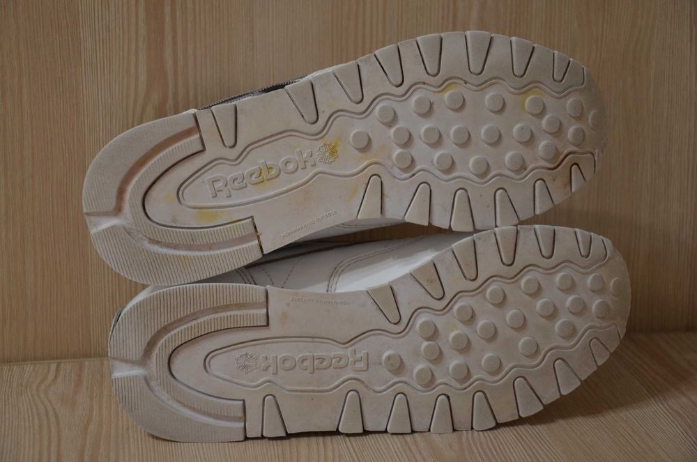Reebok . Шкіряні кросівки