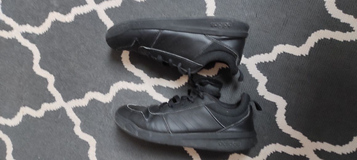 Sprzedam Piękne Buty Adidas nr.35.5 czarne