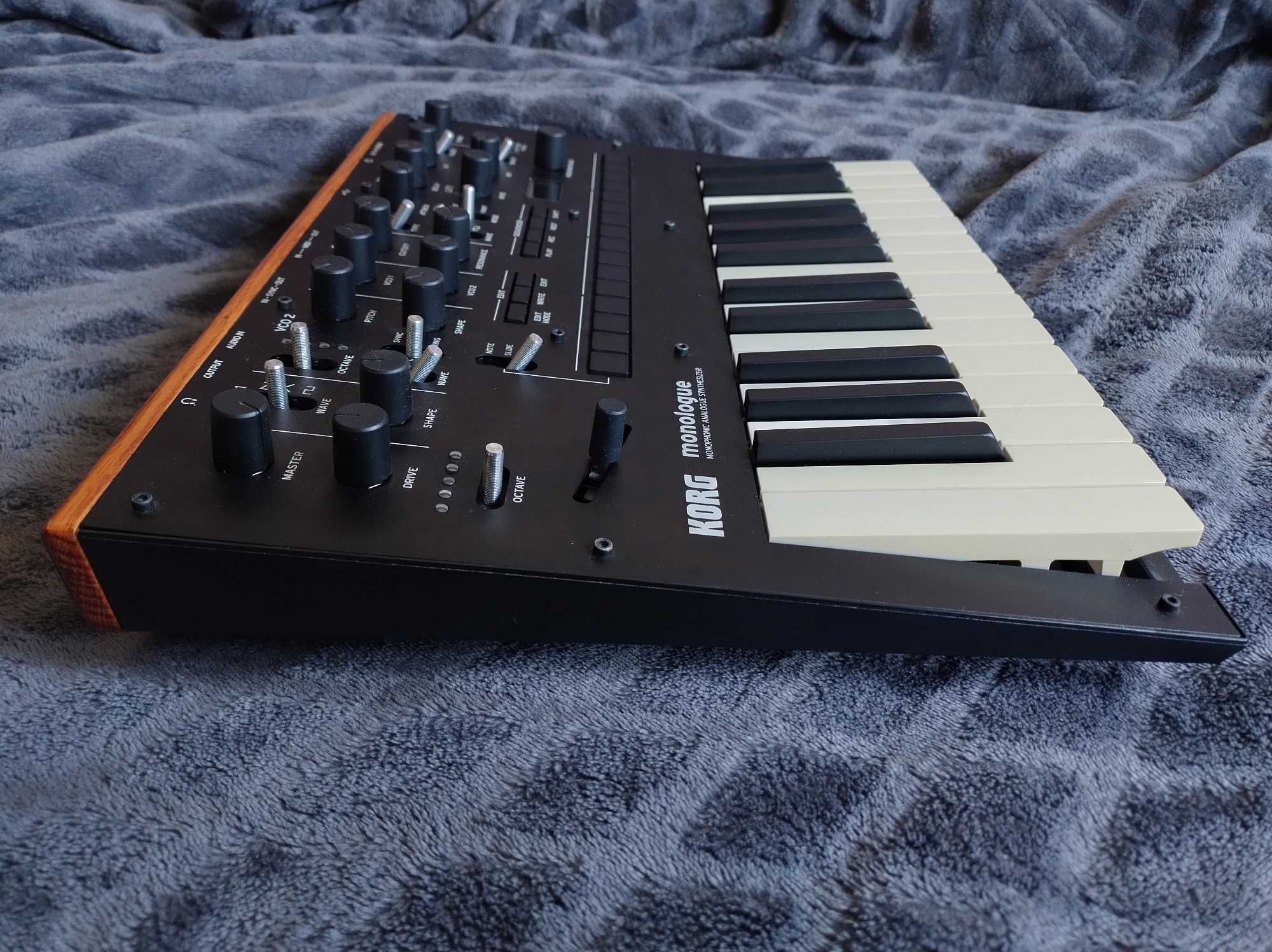 Syntezator Korg Monoglogue + Zasilacz