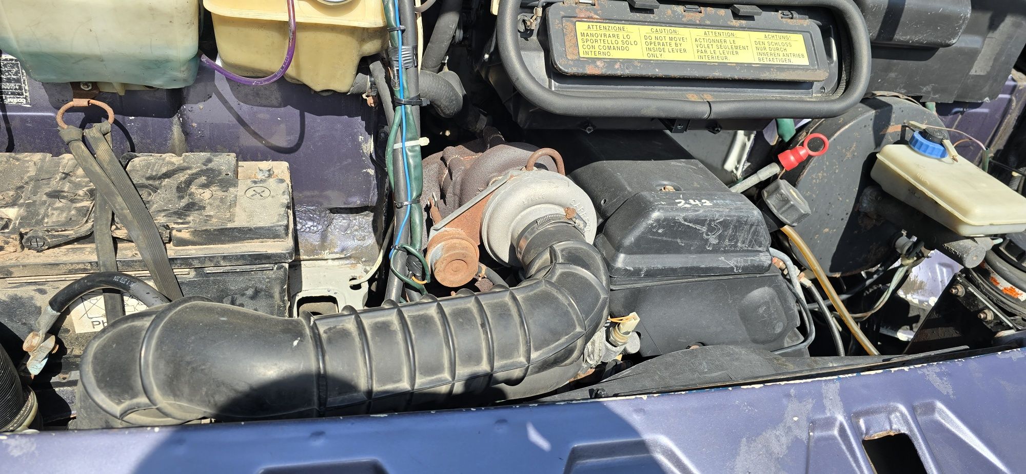 Drzwi maska zwrotnica silnik  2,5  Iveco 3510 licznik fotel części