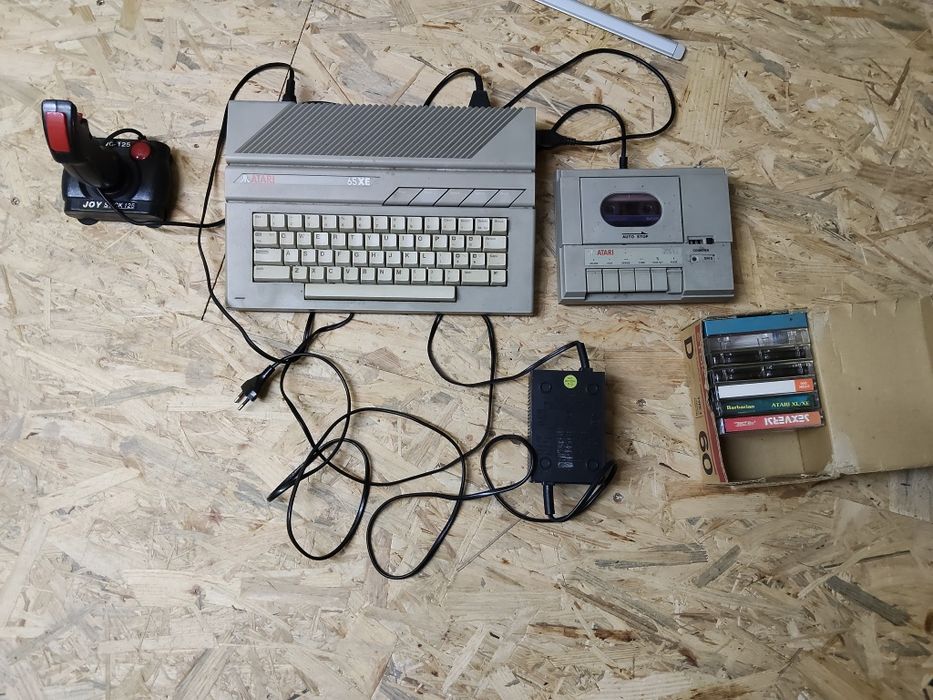 Atari  XE 65 , Amiga , Play satation