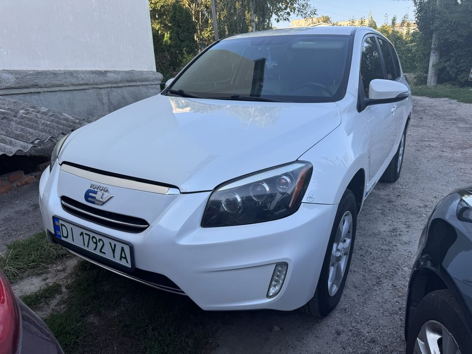 Toyota rav4, electric 42kw запас ходу 150-170км