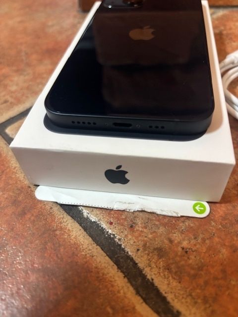 Zamienie iPhone 13 z pamięcią 128GB iOS 18.5 na iphone 12 pro lub inny