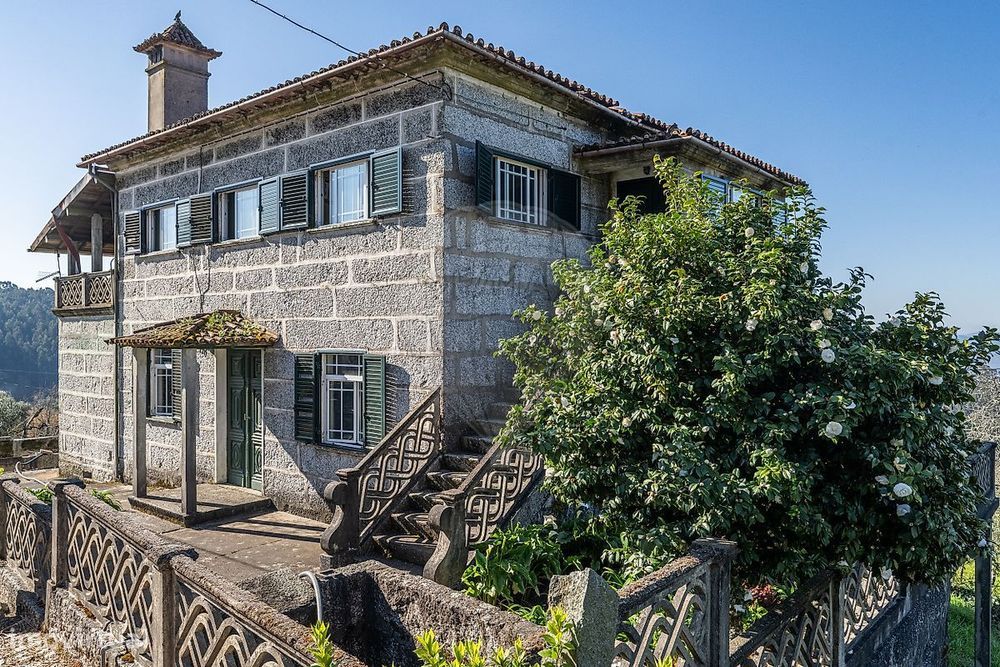 Moradia T5 para venda