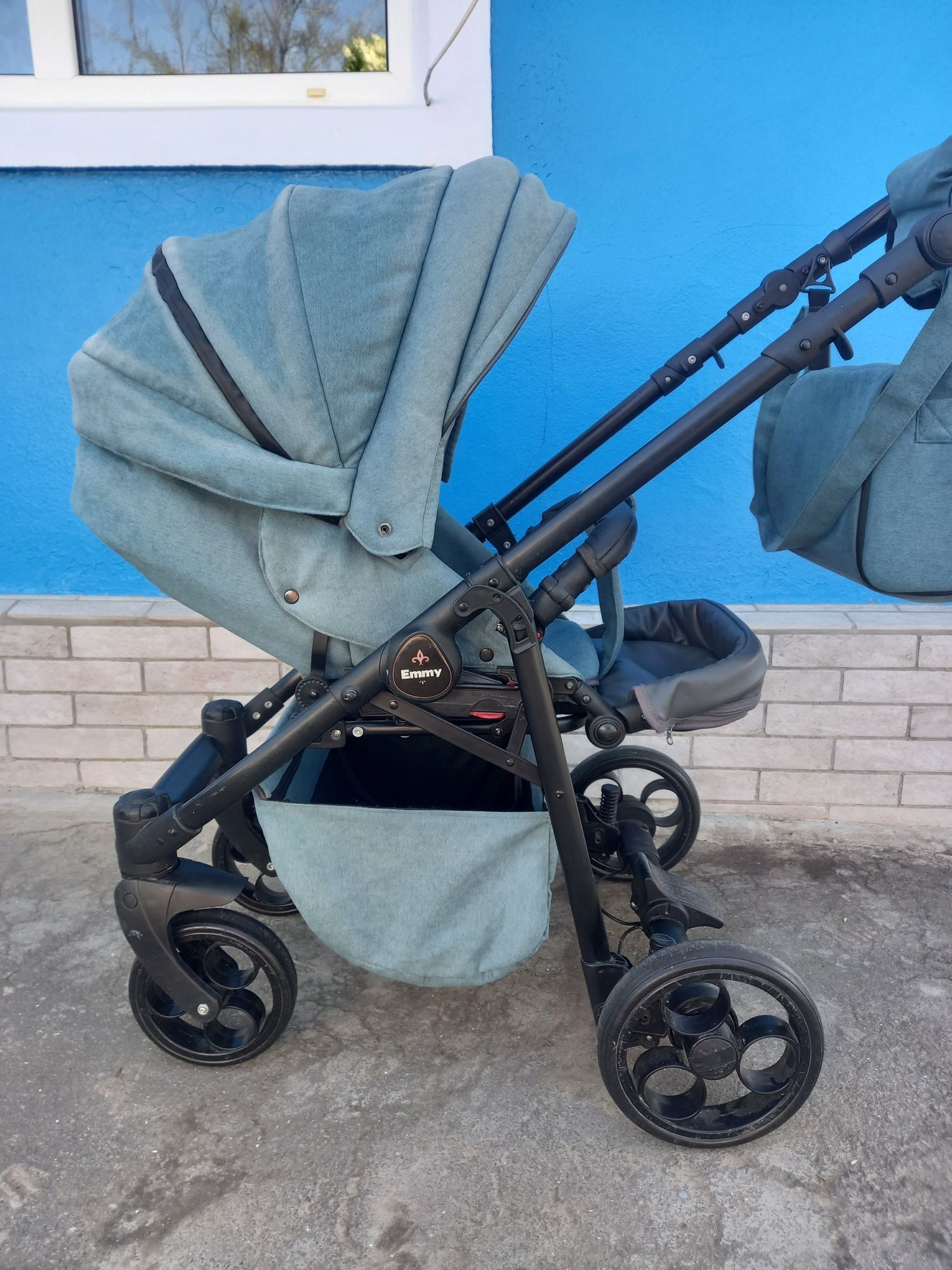 Універсальна коляска 2 в 1  Baby pram emmy 
 BABYPRAM EMMY 
Універсаль