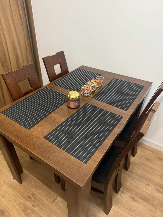 Stół z 6 krzesłami