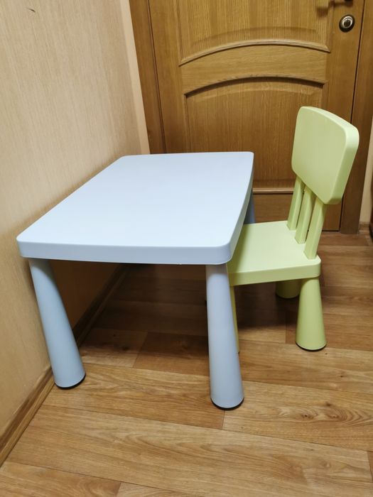Детский столик  и стульчик ikea mammut