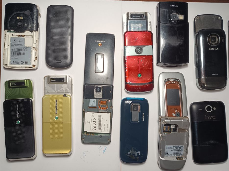 Телефоны на запчасти, в коллекцию
