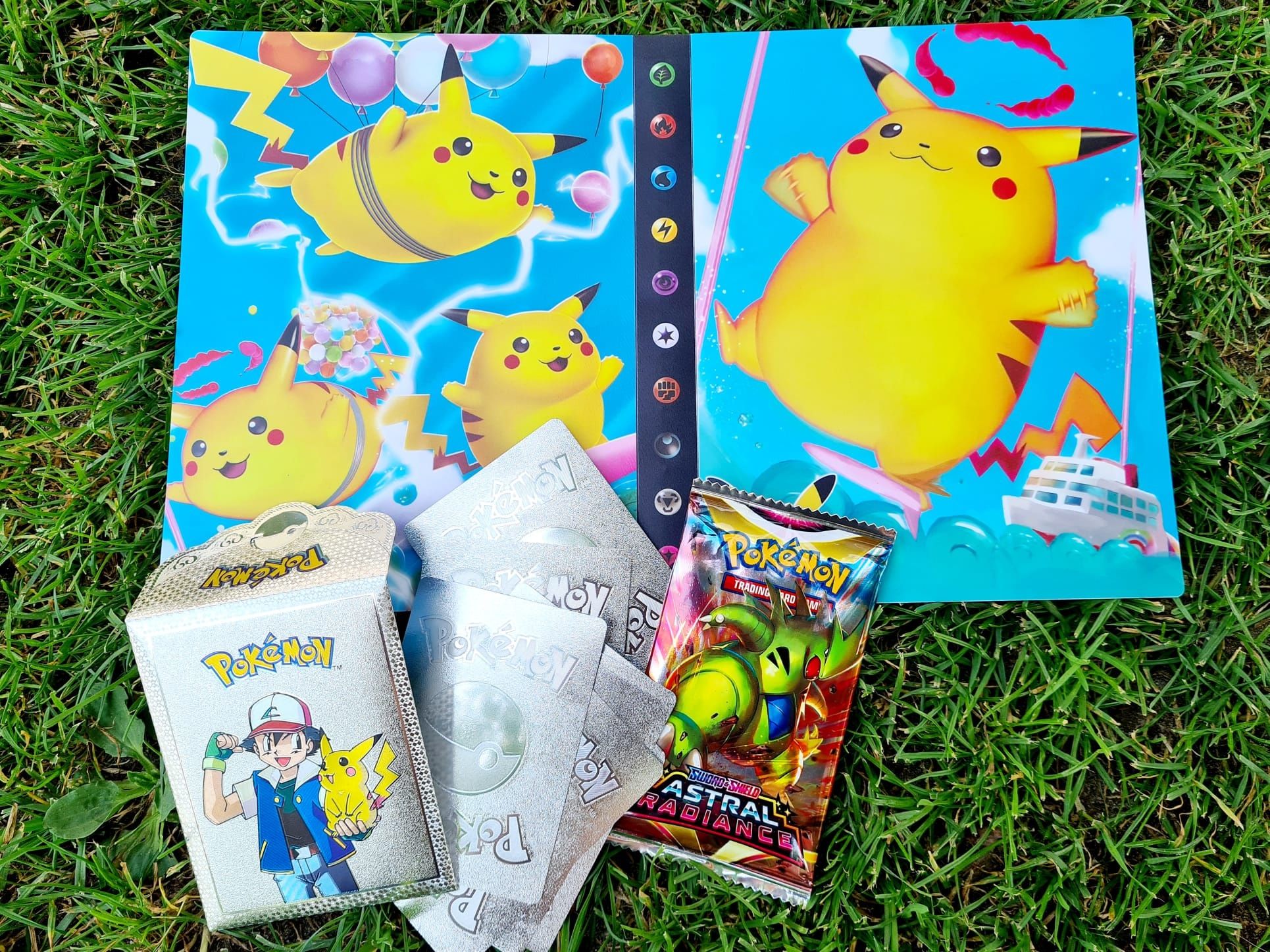 Zestaw album A5 na karty Pokemon + karty Pokemon nowe