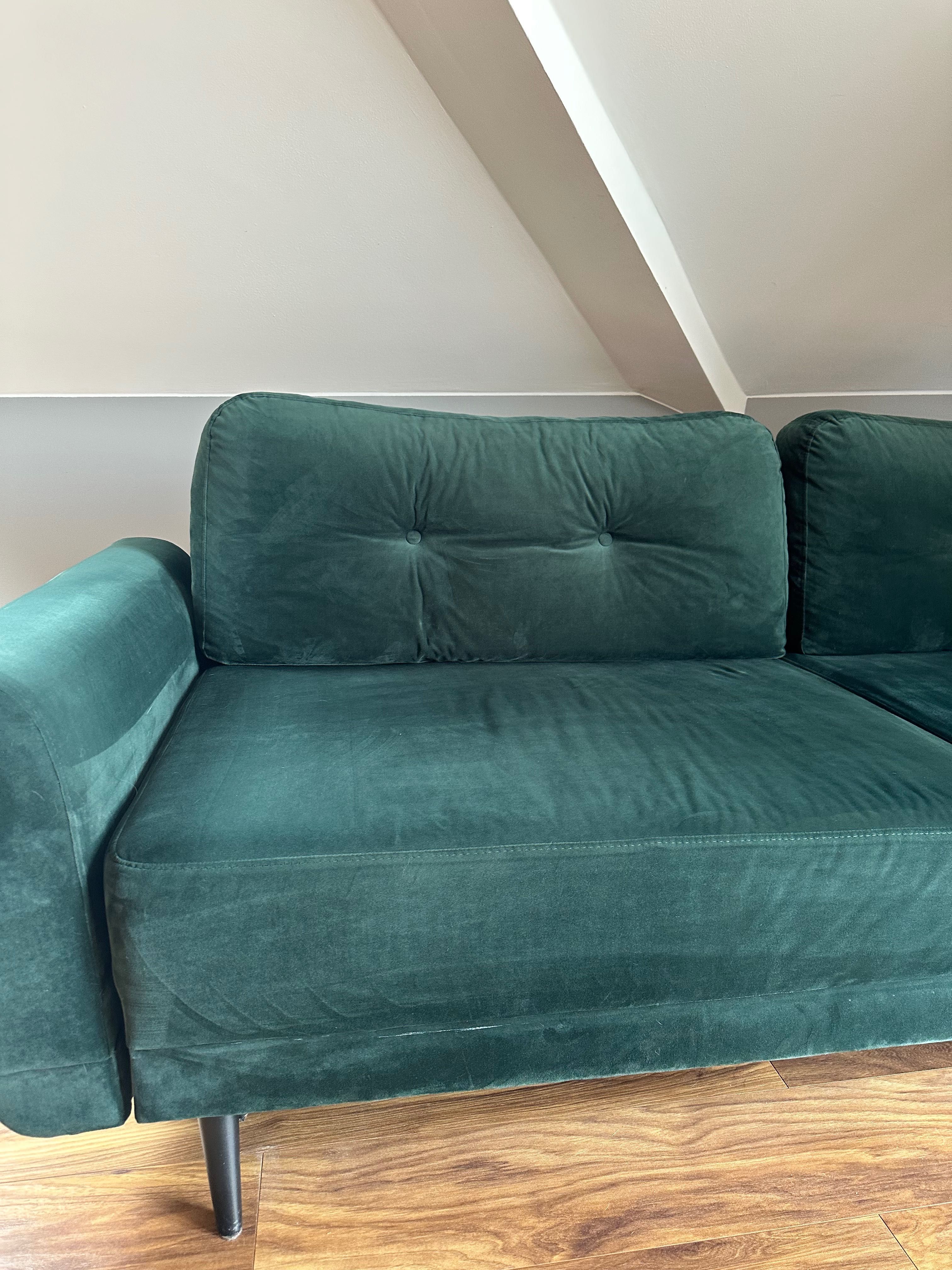 Sofa trzyosobowa z funkcją spania i pojemnikiem