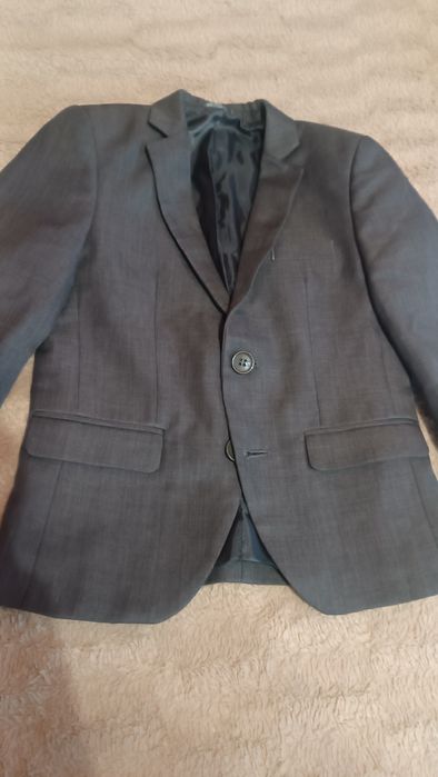 Garnitur dla chłopca w wieku 4 lat.