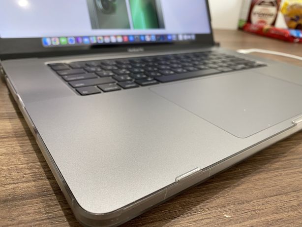 Apple Macbook Pro 16”-inch 2019 ( i9 , 1TB, 16 GB RAM)
