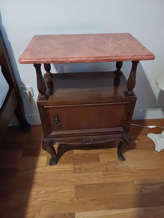 Quarto de Casal cama e 2 mesinhas de Cabeceira Luis XV