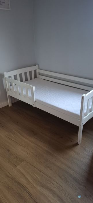 Łóżko dziecięce białe