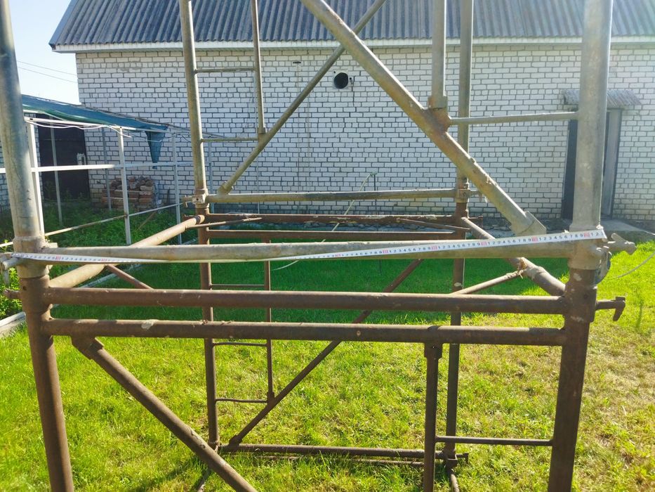 Риштування, будівельні ліса, вишка тура