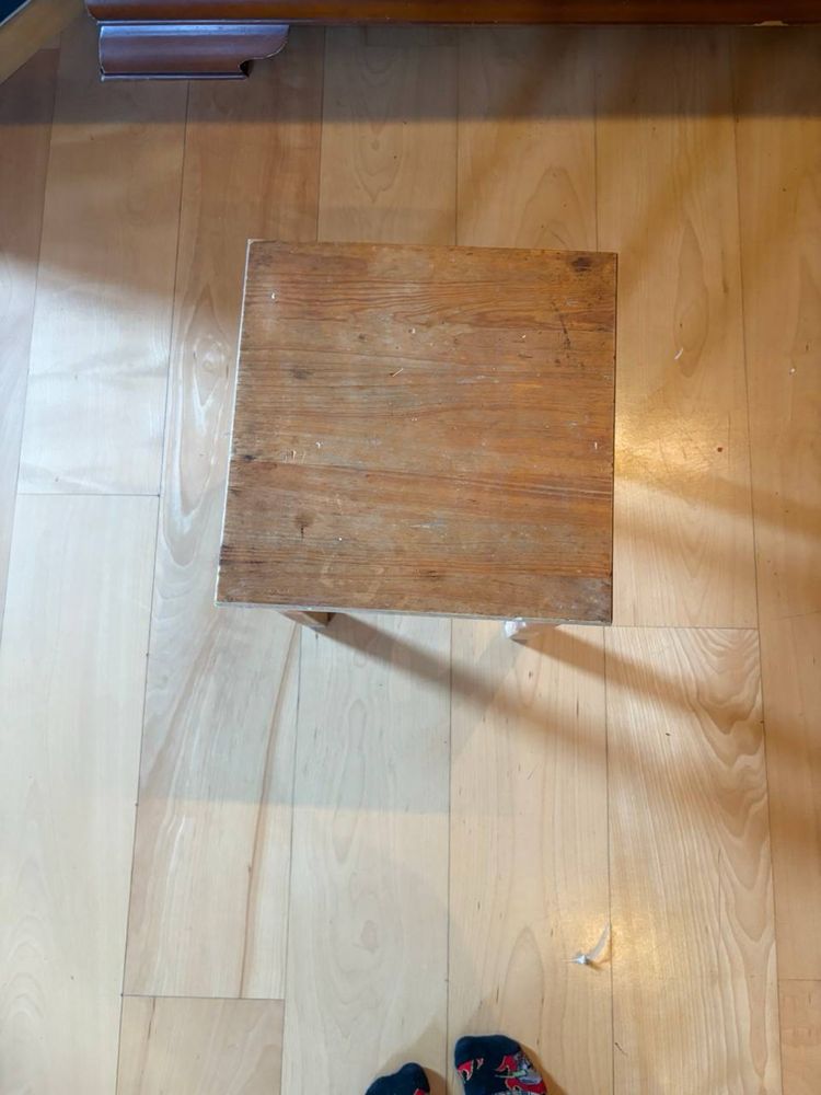 Drewniany taboret