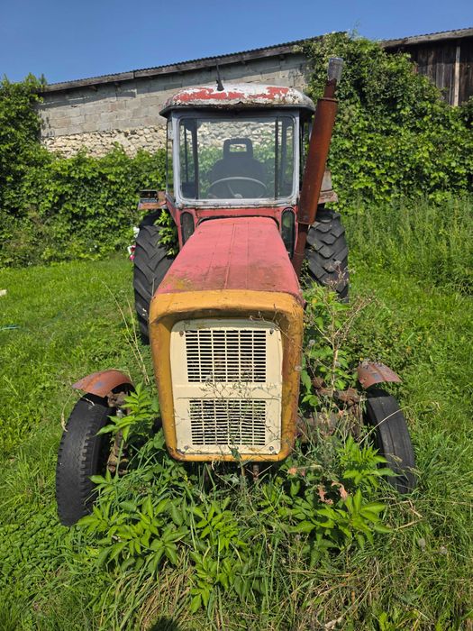 Ursus c 360 z papierami.