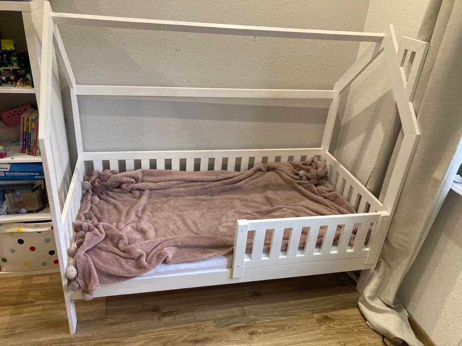 Łóżko domek ze stelażem Lanomeble Oskar + materac