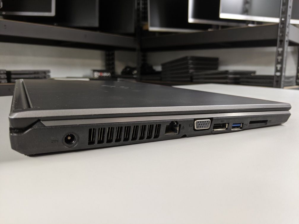 Ноутбук Fujitsu e756 15.6 FulHd IPS   intel i5 6200u 8/256