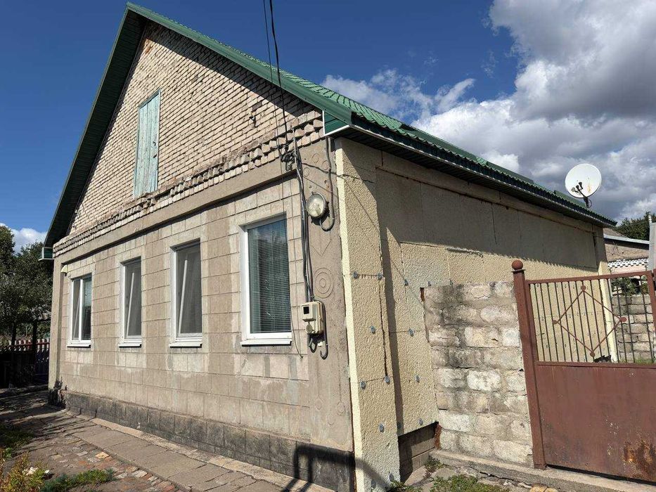 Просторий будинок 81 кв.м., Астраханська -  заїжджай та живи!