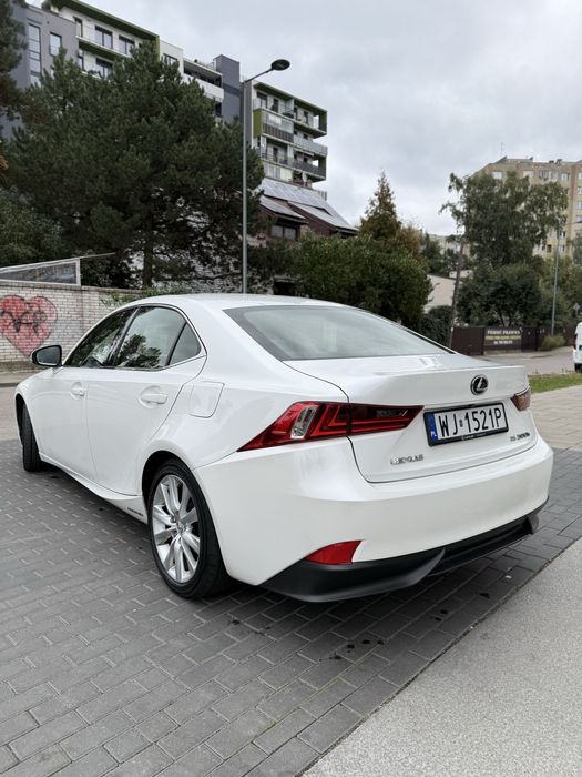 Sprzedam lexus is300h Hybryda Polski salon