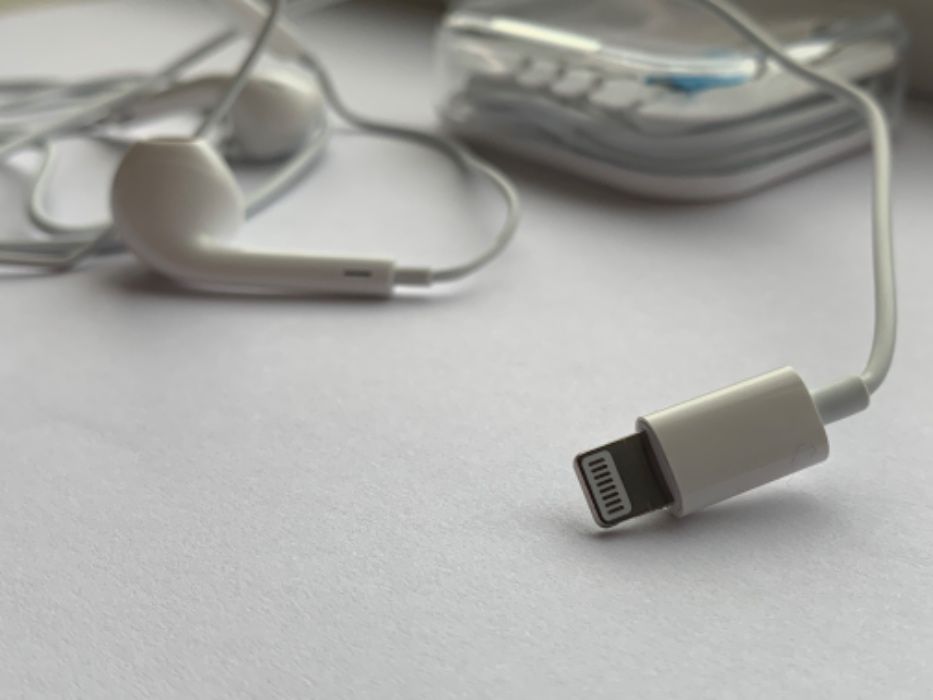 Наушники проводные EarPods Lightning для iPhone