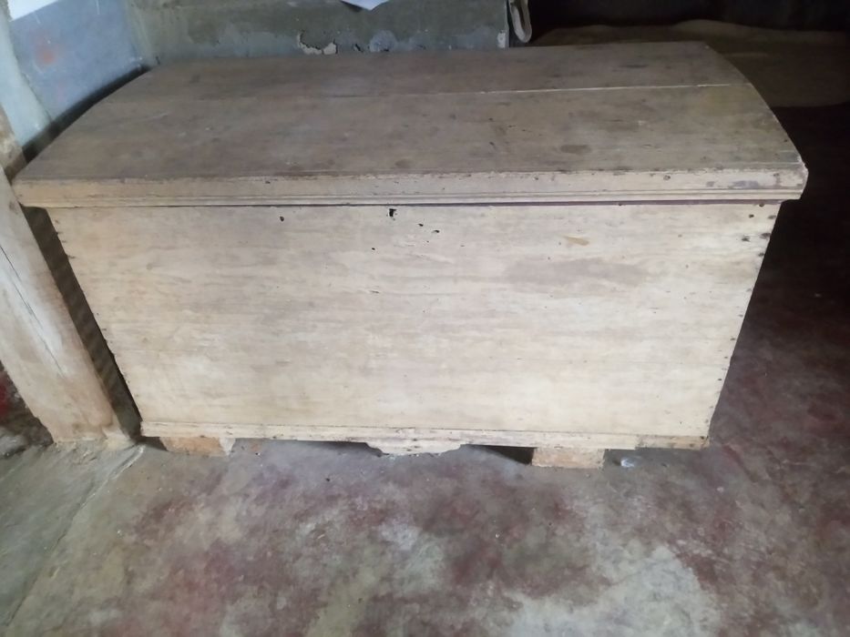 Arca em pinho casa de lavoura