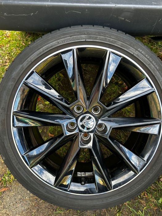 Диски + шини skoda 5*100 чорні R17