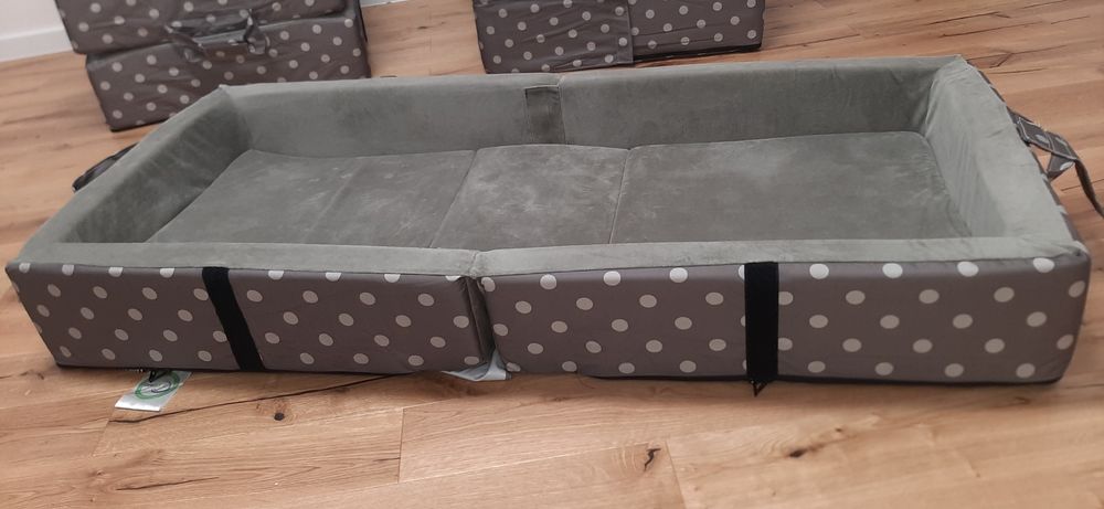 Łóżeczko turystyczne składane