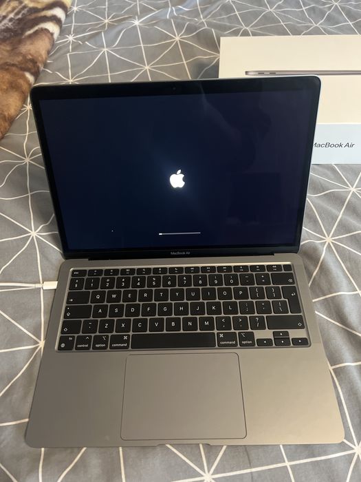 Macbook Air M1 13,3 8GB/256GB Space Gray Bateria 95%