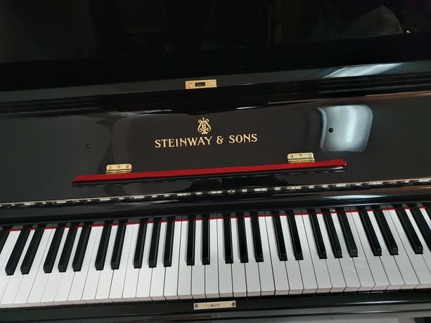 Pianino Steinway & Sons, najwyższa półka.  Jak nowy.