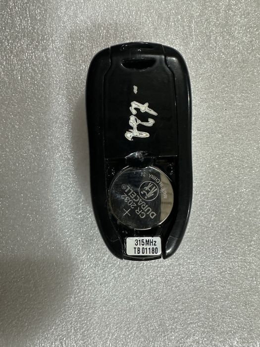 Ключ до Tesla model S