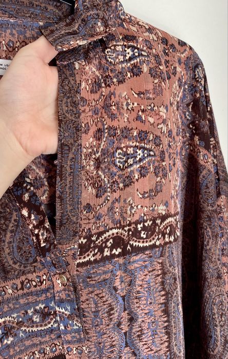 Camisa solta com padrões (Zara, tamanho M)