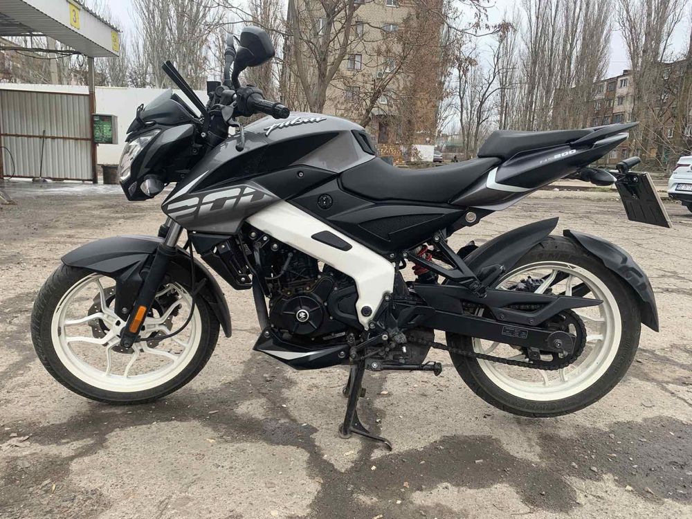 Продам мотоцикл BAJAJ PULSAR NS200