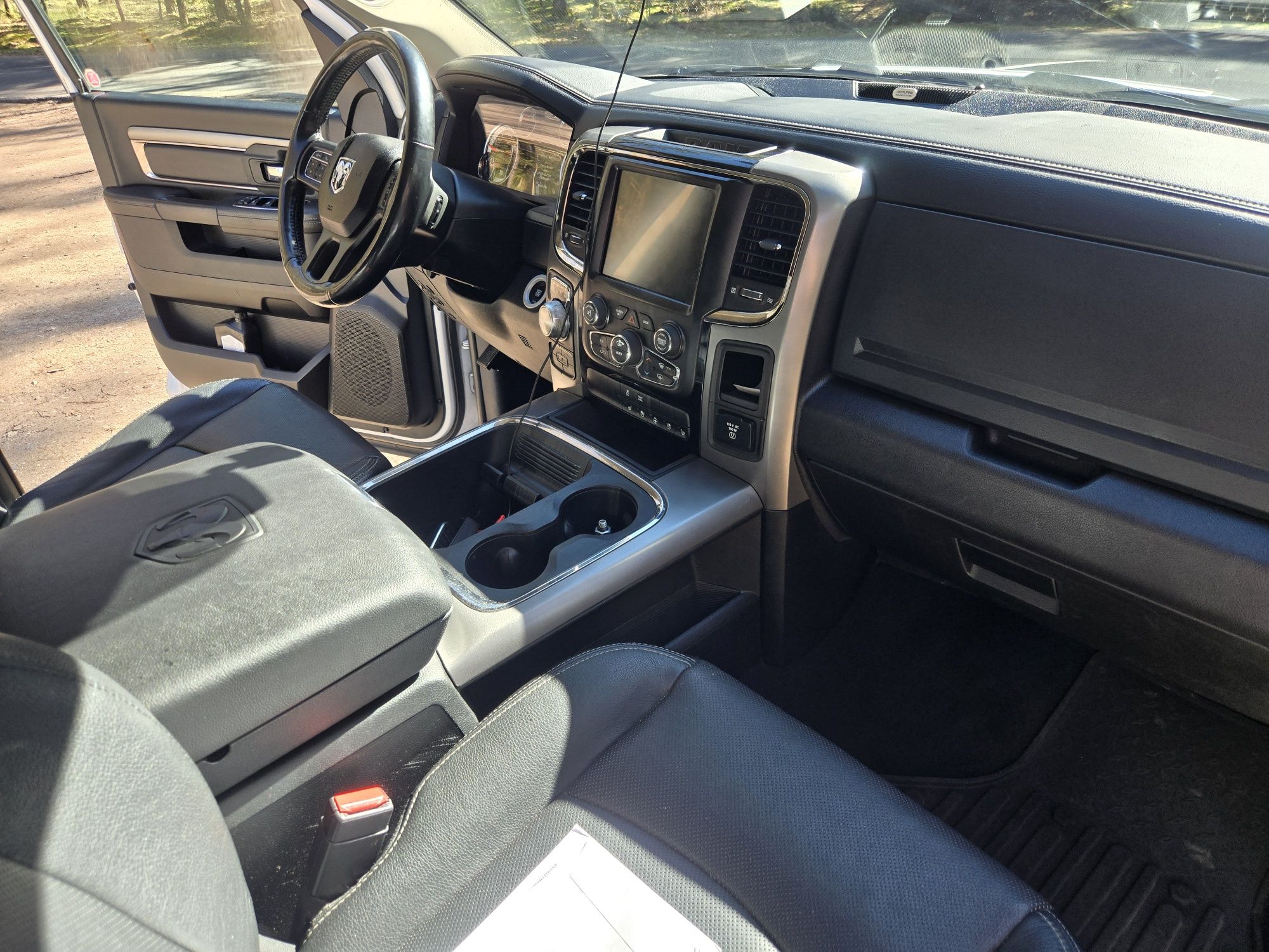 Ram 1500 5,7 z gazem