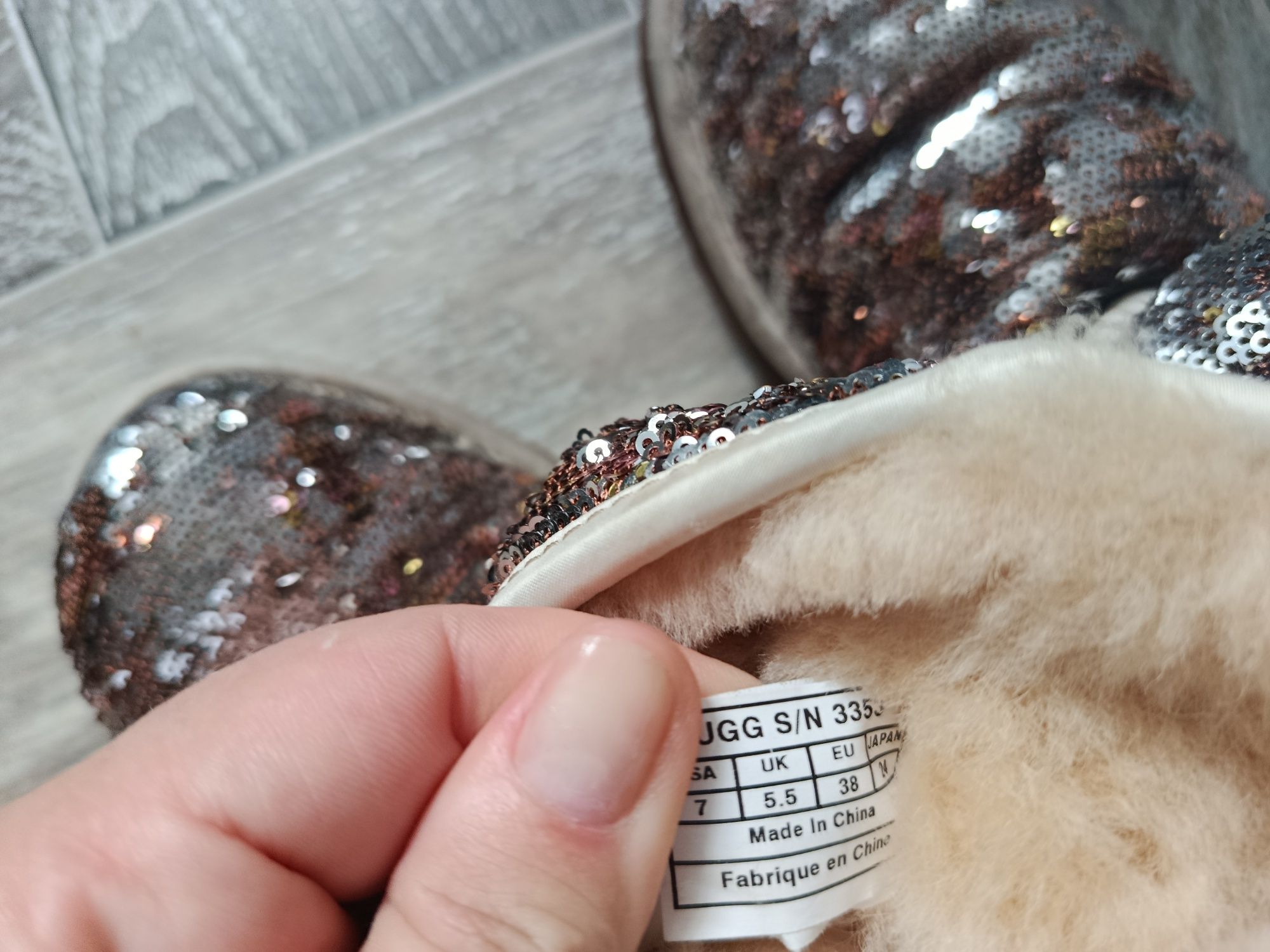 Золотисті UGG, уггі