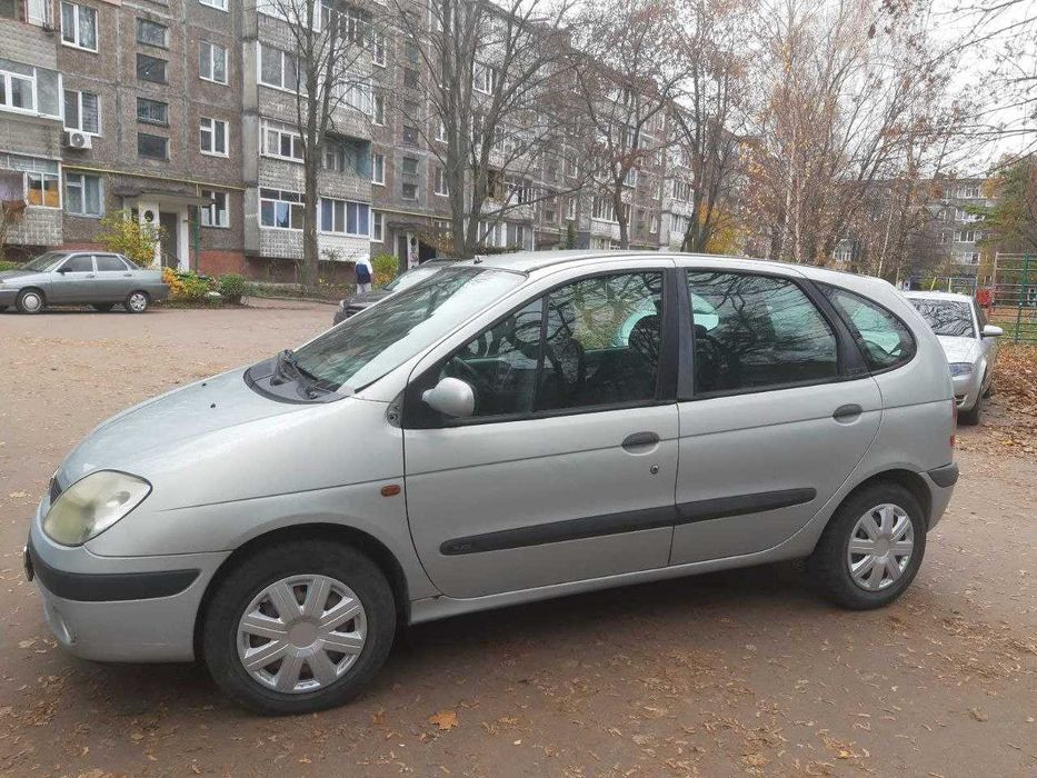 Продам автомобіль Renault
