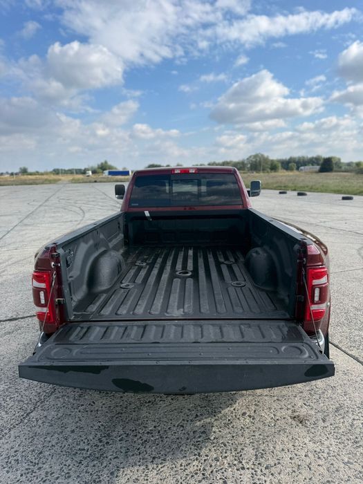 Ram 3500 Dodge 6.7 Cummins  5 gen Laramie