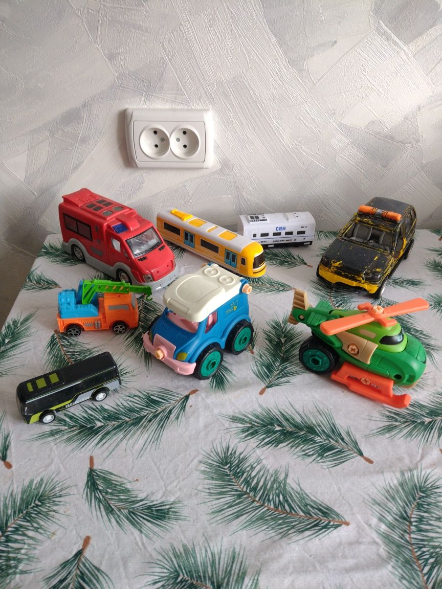 Іграшки. Игрушки. Машинка. Поезд. Машинки.