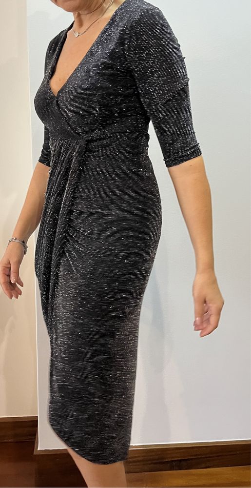 Vestido preto e prateado de cerimónia