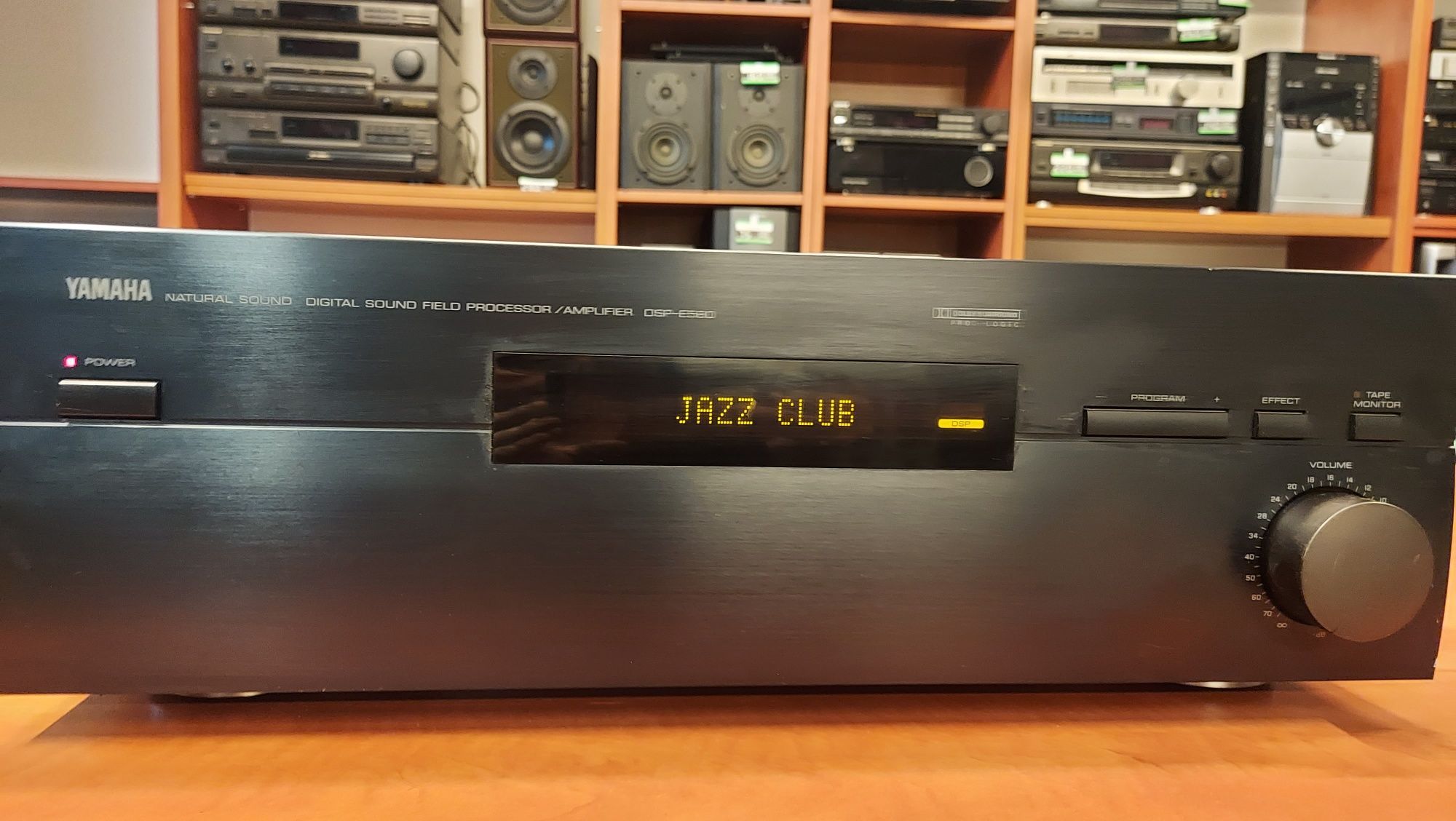 Wzmacniacz Yamaha DSP E580