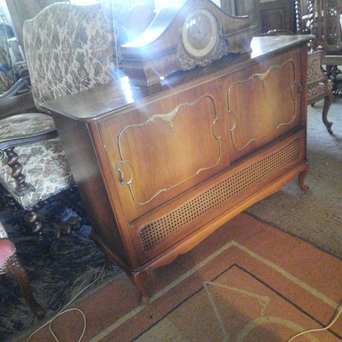 Piękna radiola ludwikowska radio z gramofonem sprawne